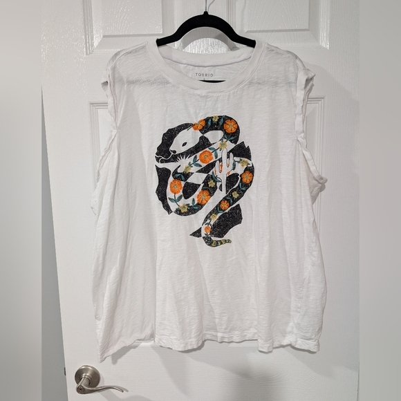 Torrid White Snake Graphic Classic Fit Heritage Slub Crew Neck Muscle Tee Size 2 - Picture 2 of 10